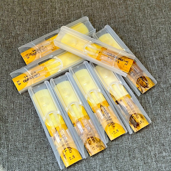 8 Alto Saxophone Reeds - Royal by DAddario - Picture 1 of 2